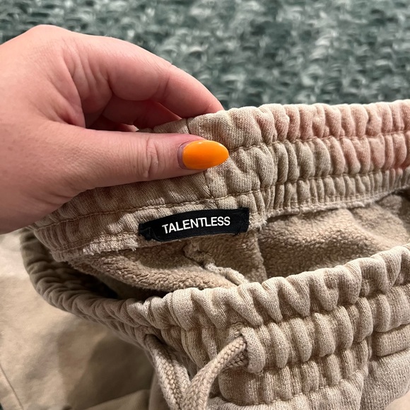 Talentless Set - Picture 8 of 8